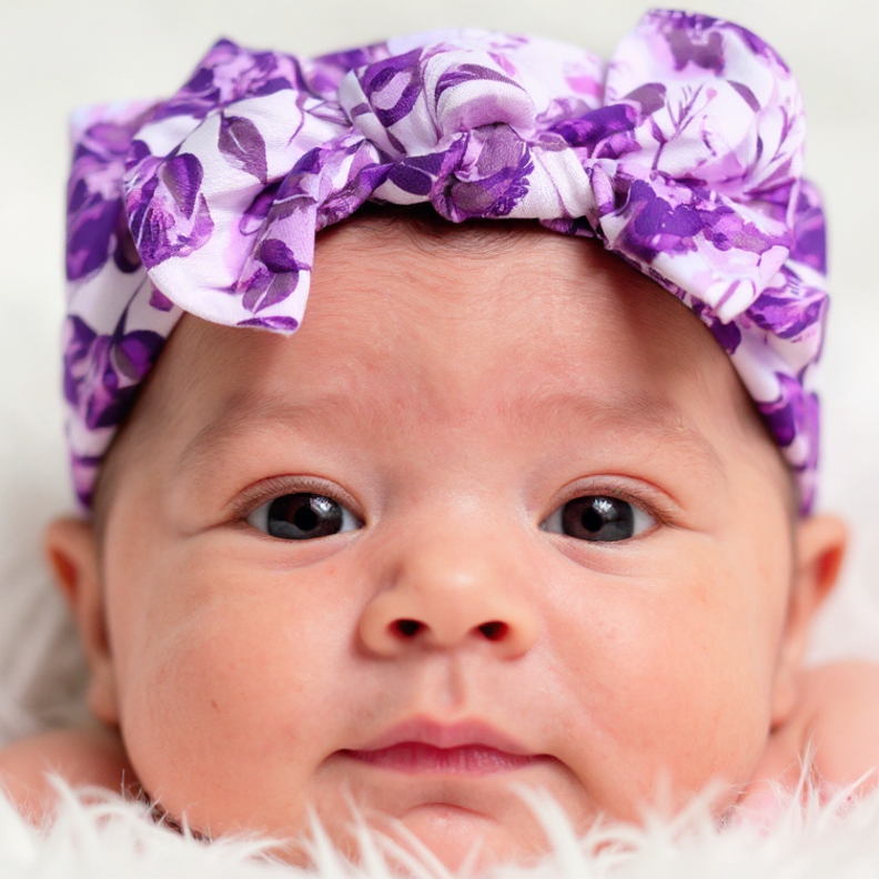 Amelia Bedelia Knotted Bow