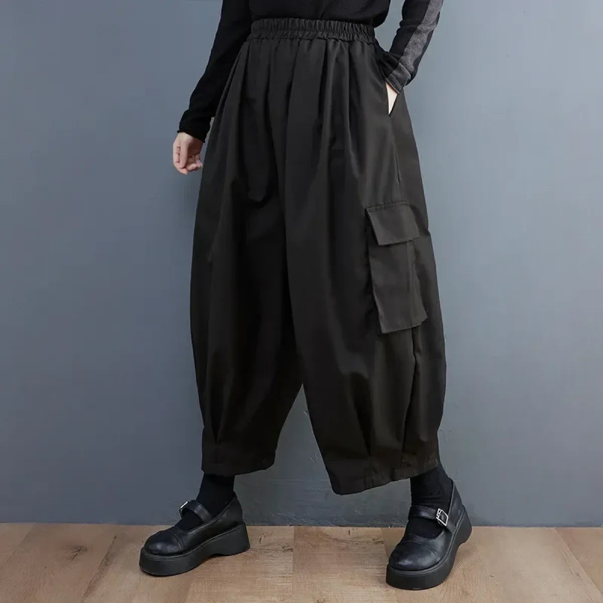 Oversized Cargo Pants – High Waist, Loose Fit with Pocket Details